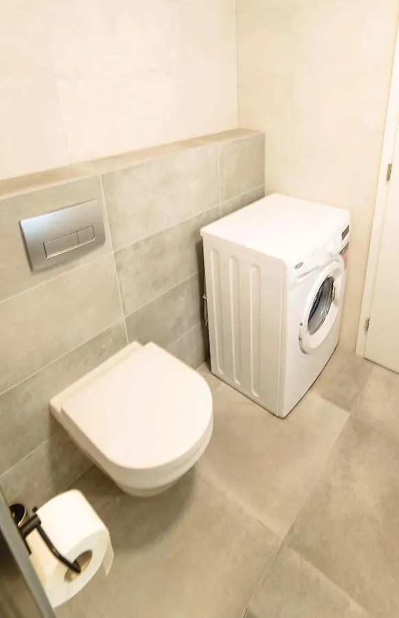 Tran Chien Apartment With Free Private Parking Prague