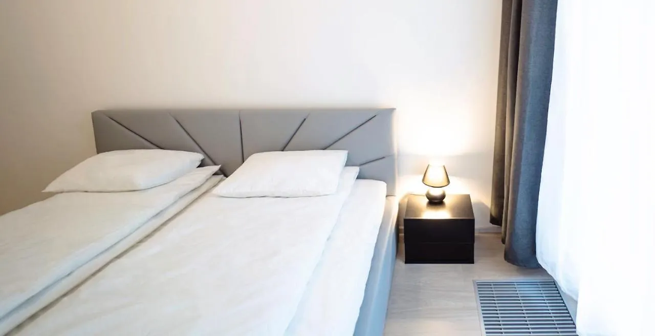 Tran Chien Apartment With Free Private Parking Prague