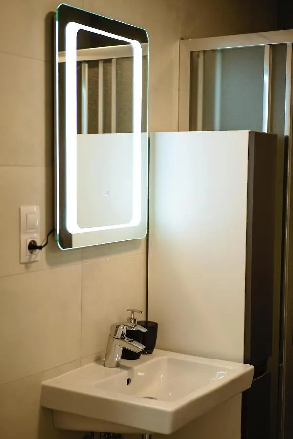 Tran Chien Apartment With Free Private Parking Prague