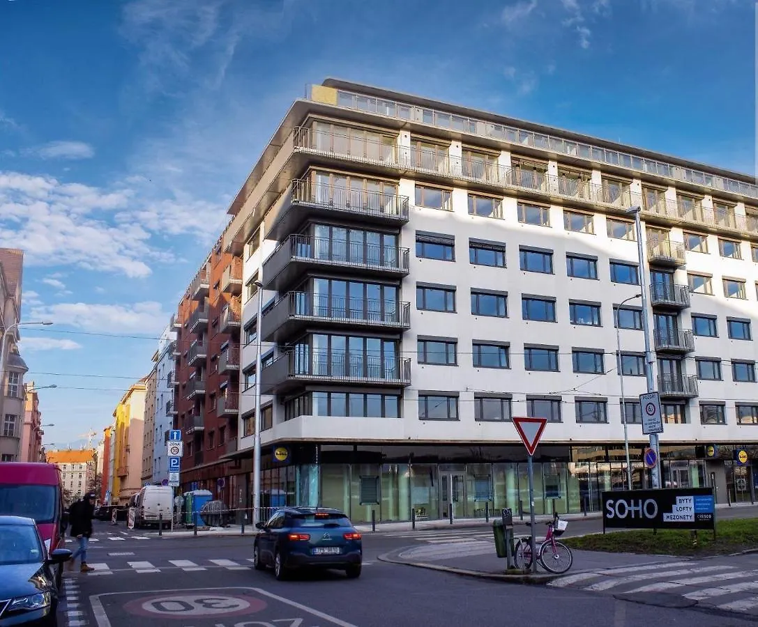 Tran Chien Apartment With Free Private Parking Prague